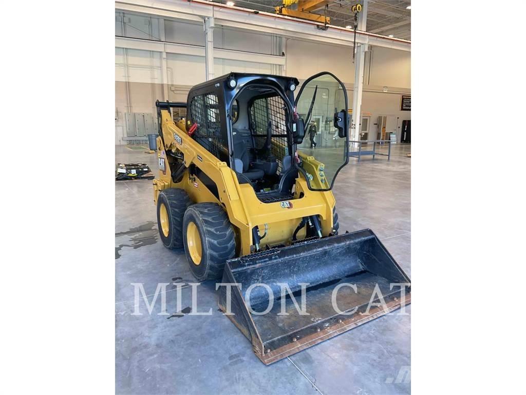 CAT 242D 3 Mini Pale Gommate