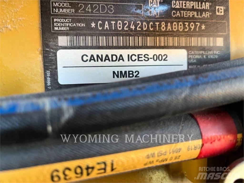 CAT 242D3 Mini Pale Gommate