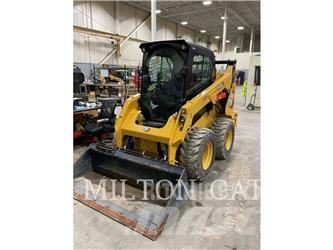 CAT 242D3 Mini Pale Gommate