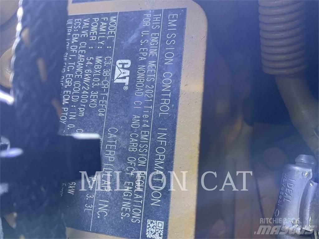 CAT 242D3 Mini Pale Gommate