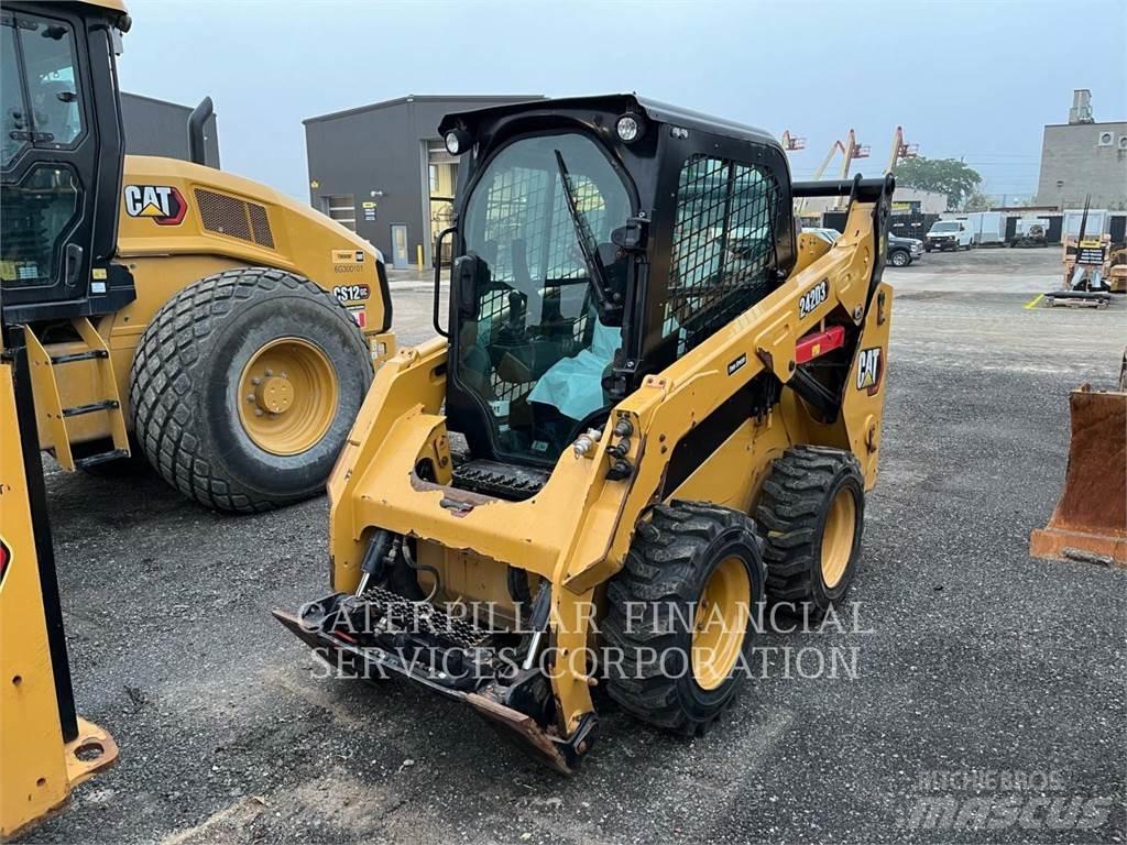 CAT 242D3 Mini Pale Gommate