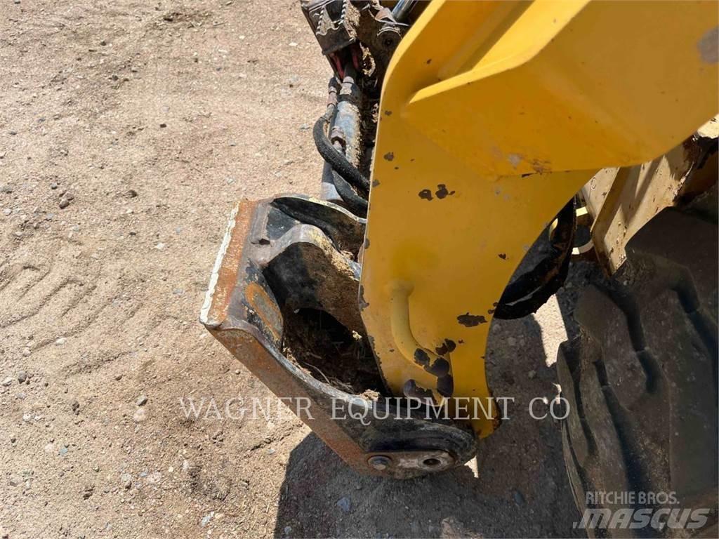 CAT 242D3 Mini Pale Gommate