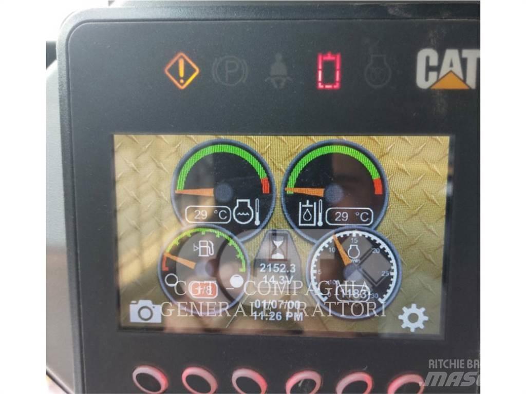 CAT 242D3 Mini Pale Gommate
