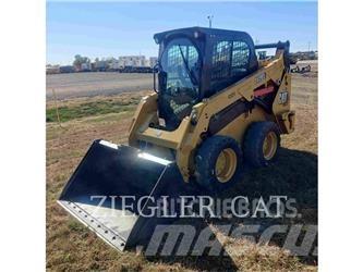 CAT 242D3 Mini Pale Gommate