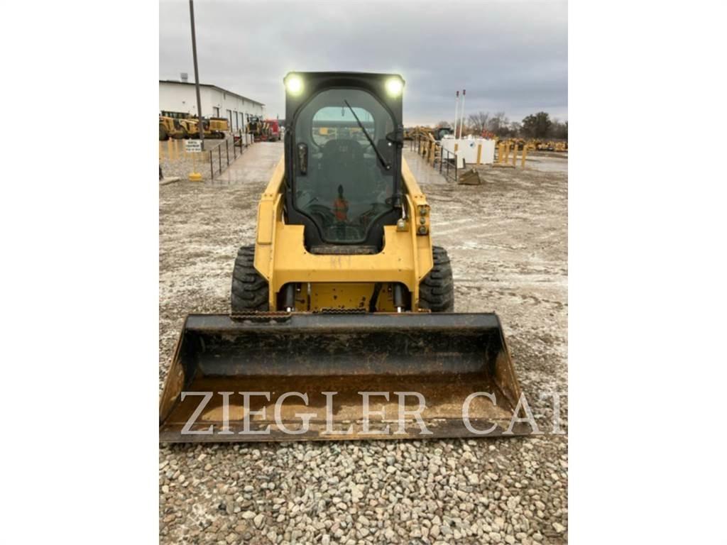 CAT 242D3 Mini Pale Gommate