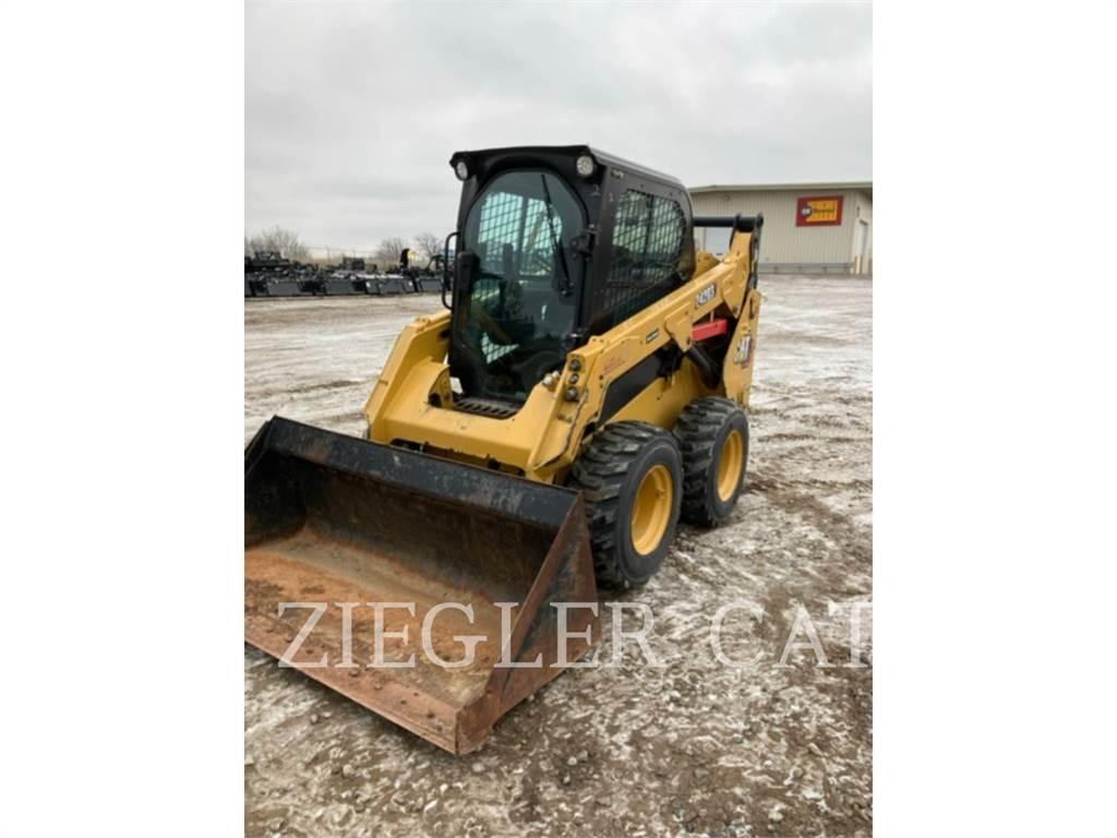 CAT 242D3 Mini Pale Gommate