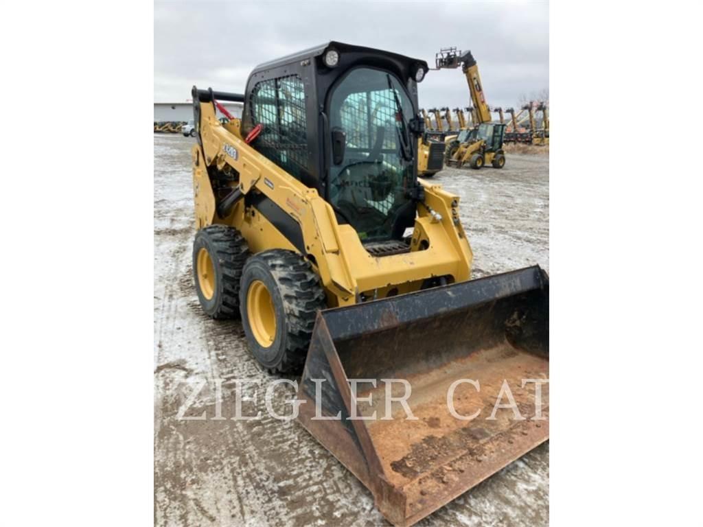 CAT 242D3 Mini Pale Gommate