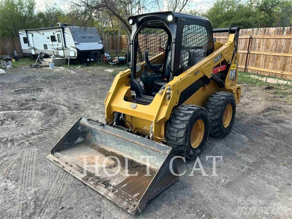 CAT 242D3 Mini Pale Gommate