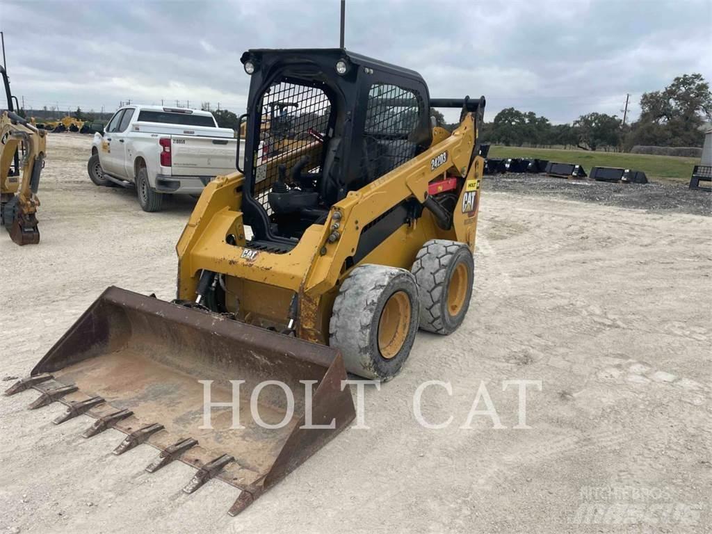CAT 242D3 Mini Pale Gommate