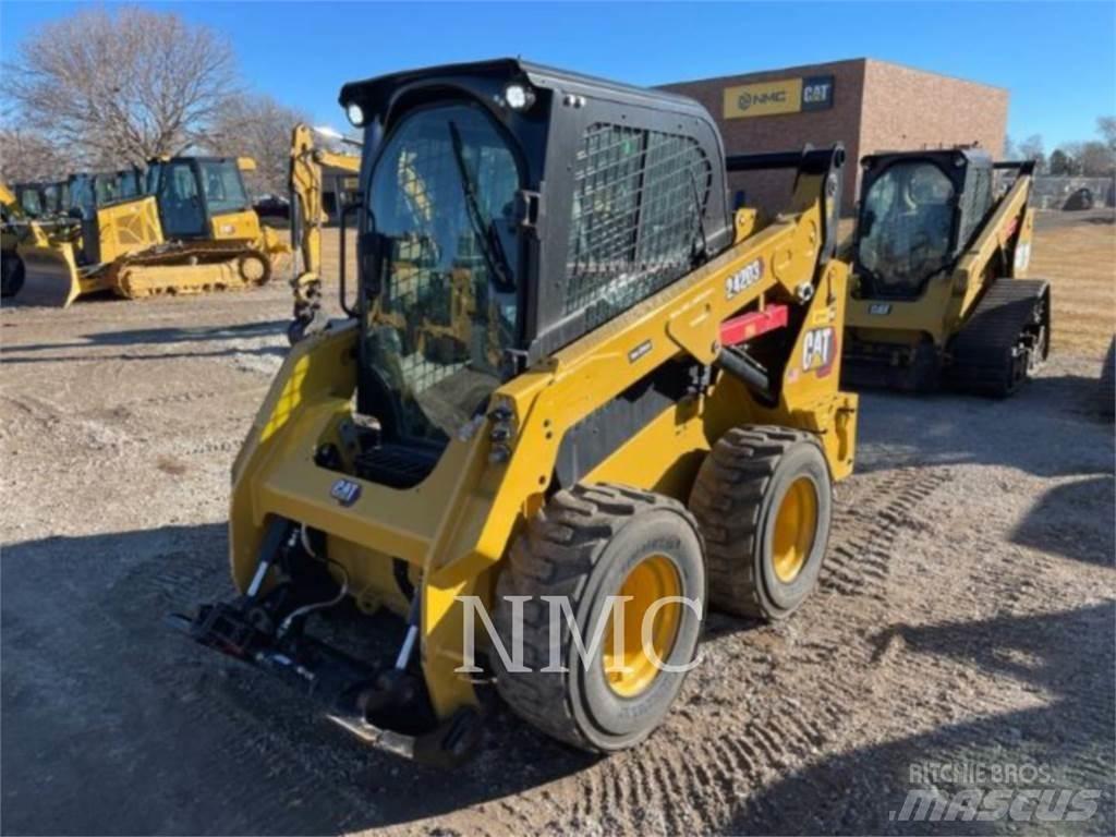 CAT 242D3 Mini Pale Gommate