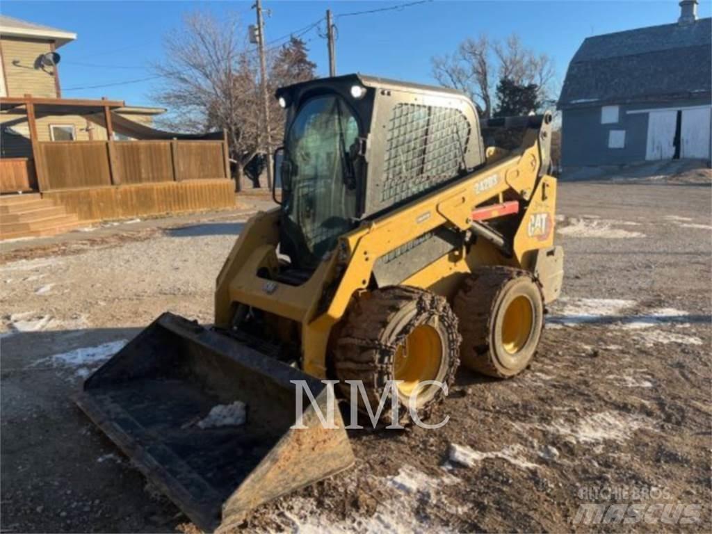 CAT 242D3 Mini Pale Gommate