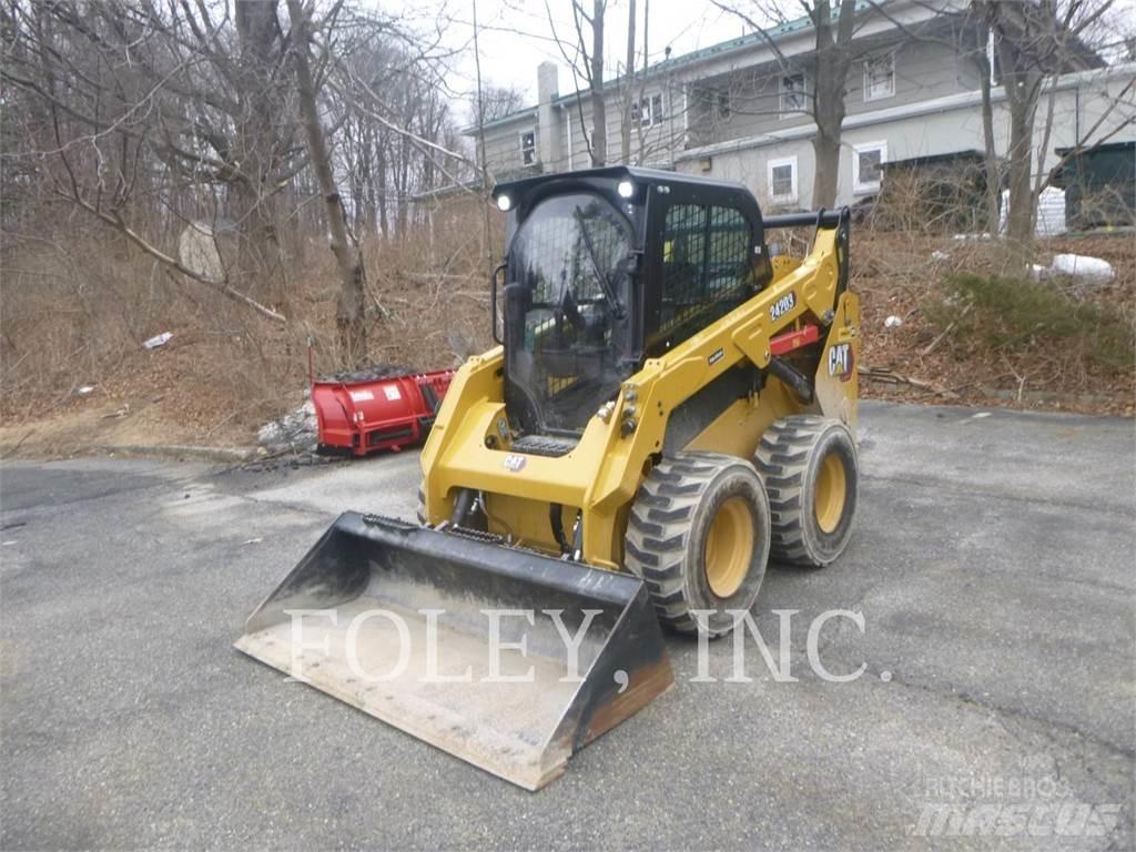 CAT 242D3 Mini Pale Gommate