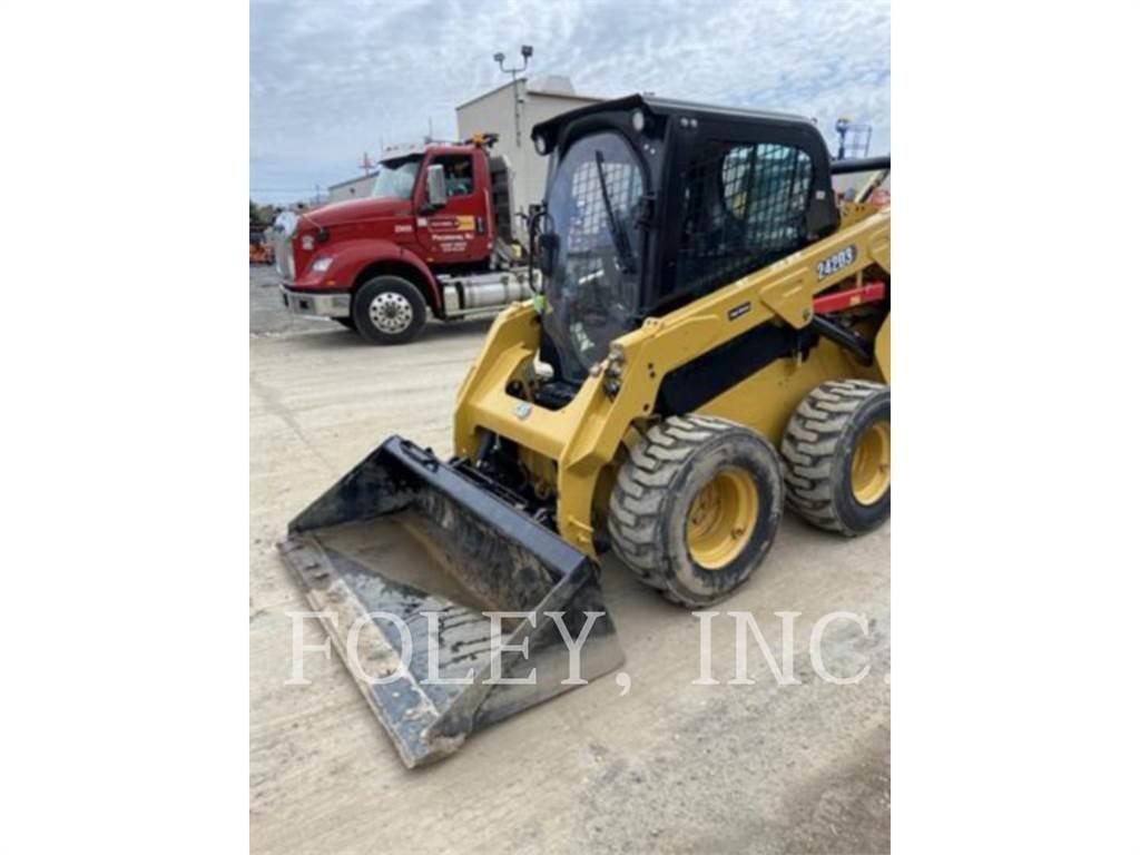 CAT 242D3 Mini Pale Gommate
