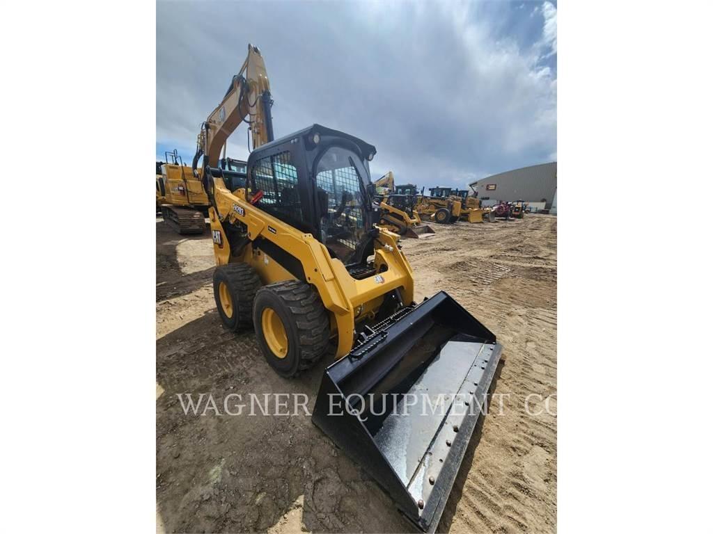 CAT 242D3 Mini Pale Gommate