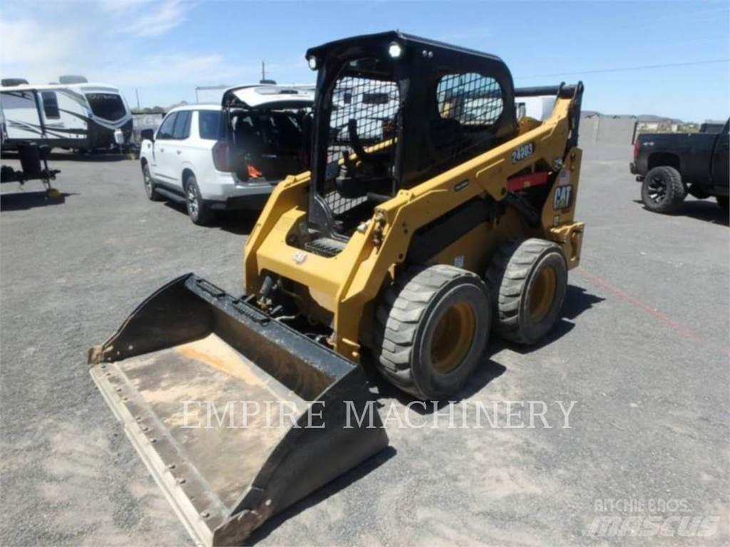 CAT 242D3 Mini Pale Gommate