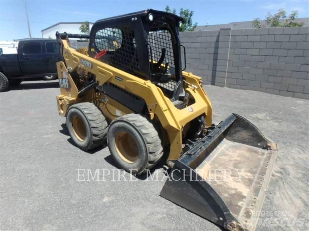 CAT 242D3 Mini Pale Gommate