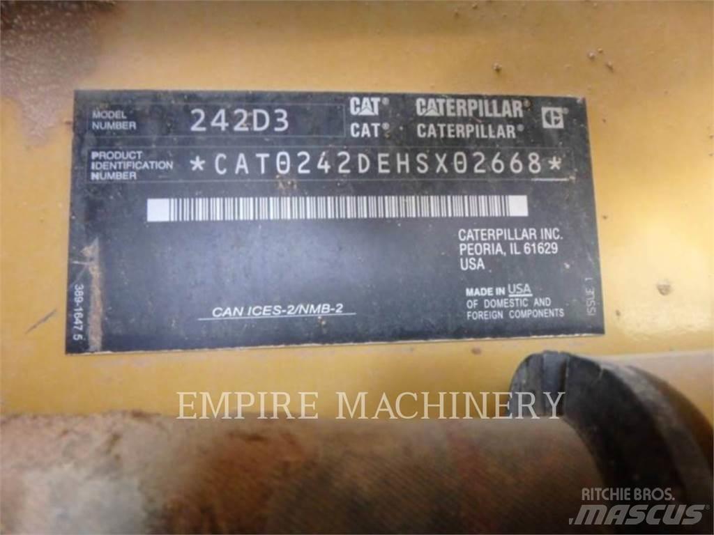 CAT 242D3 Mini Pale Gommate