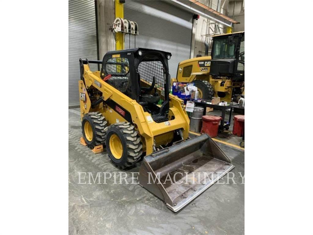 CAT 242D3 Mini Pale Gommate