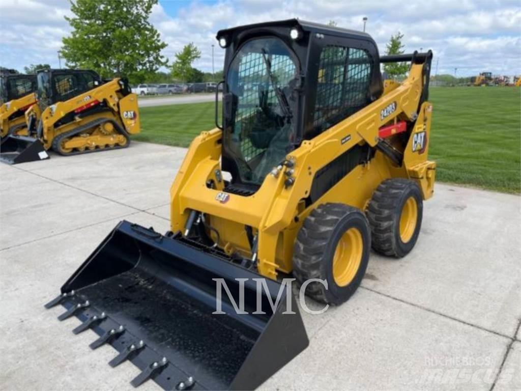 CAT 242D3 Mini Pale Gommate