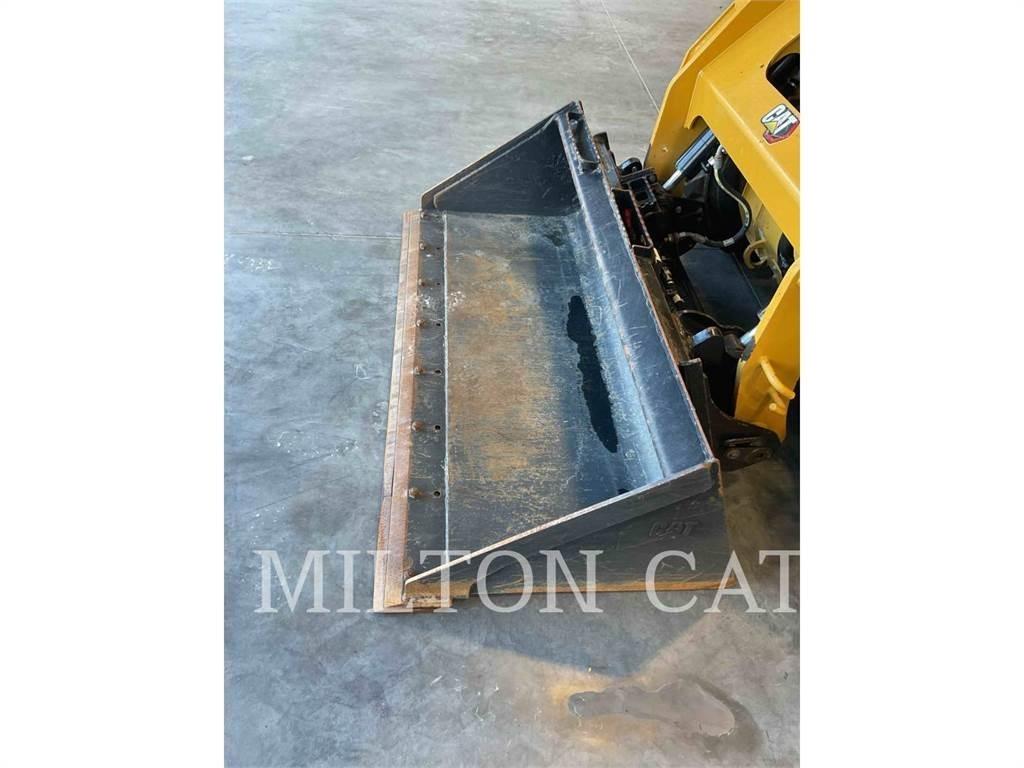 CAT 242D3 Mini Pale Gommate