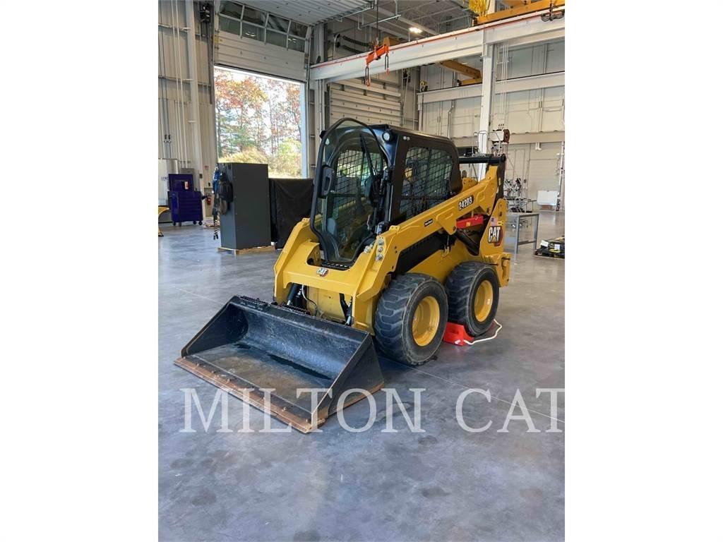 CAT 242D3 Mini Pale Gommate