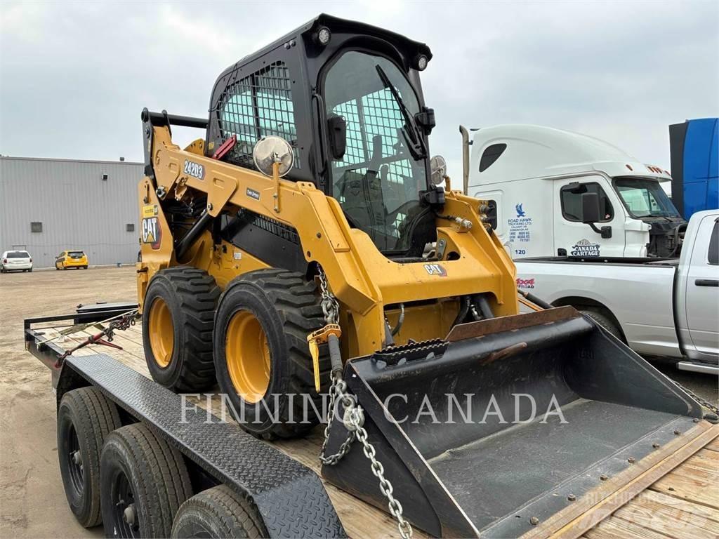 CAT 242D3 Mini Pale Gommate
