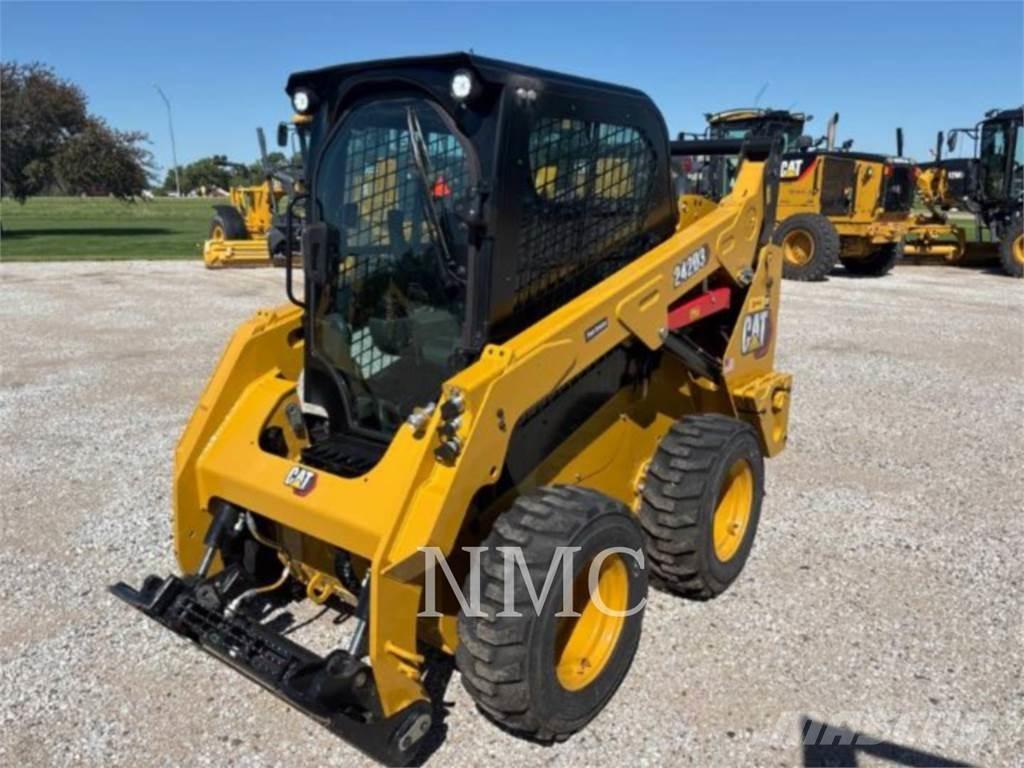 CAT 242D3 Mini Pale Gommate