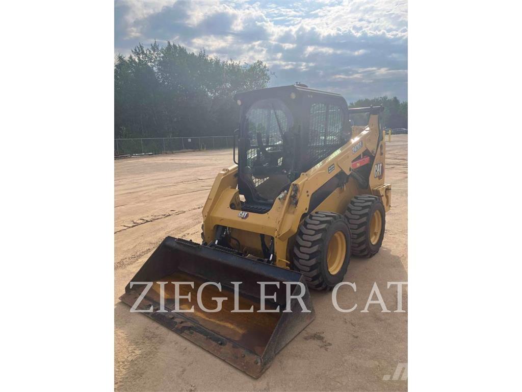 CAT 242D3 Mini Pale Gommate
