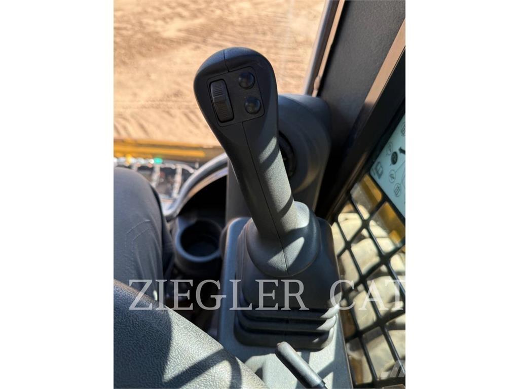 CAT 242D3 Mini Pale Gommate