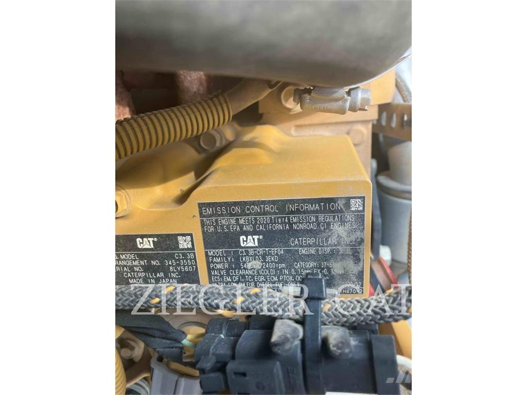 CAT 242D3 Mini Pale Gommate