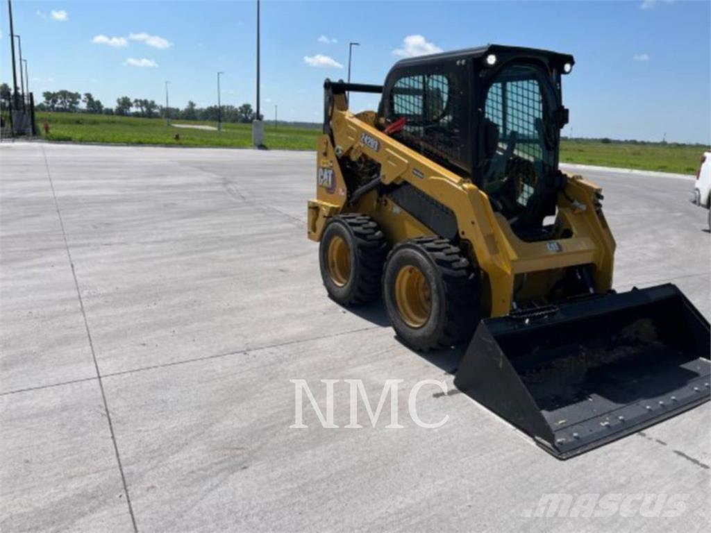 CAT 242D3 Mini Pale Gommate