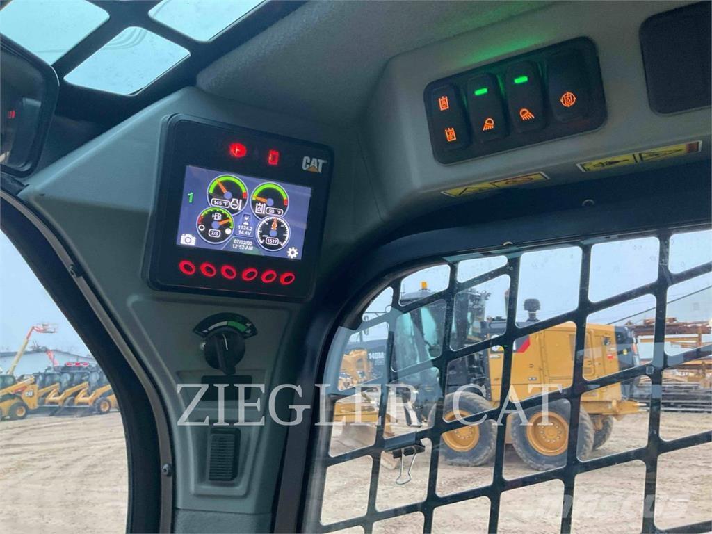 CAT 242D3 Mini Pale Gommate