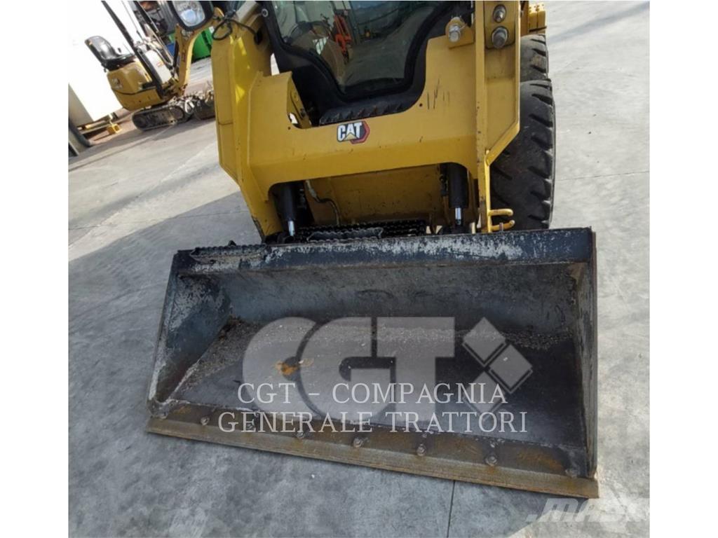 CAT 242D3 Mini Pale Gommate