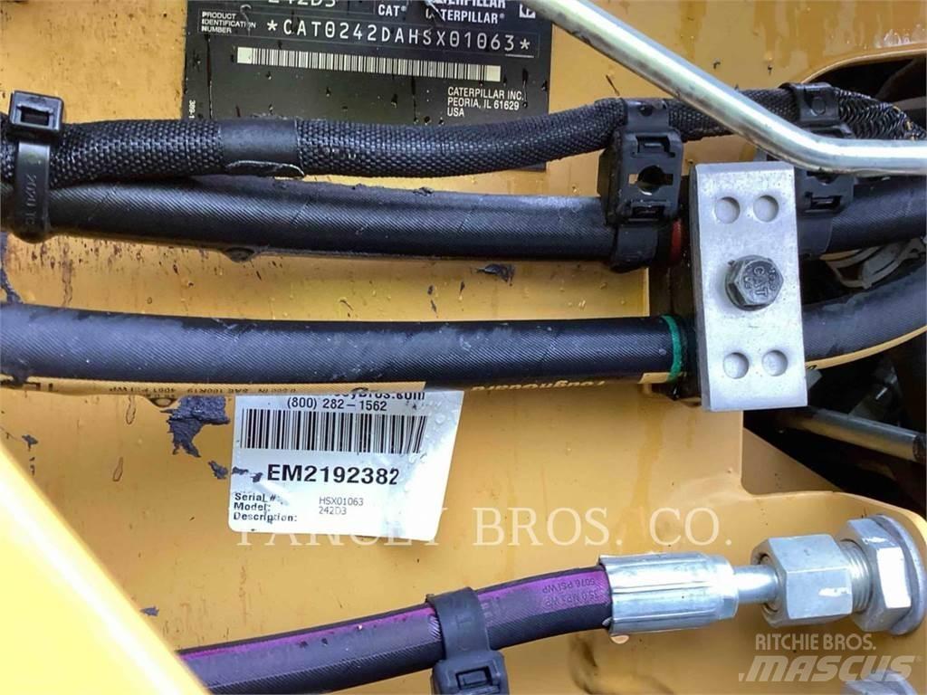 CAT 242D3 AC Mini Pale Gommate