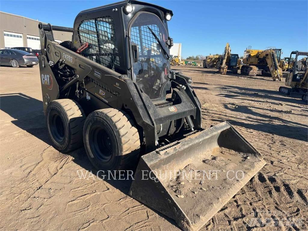 CAT 242D3 HF Mini Pale Gommate