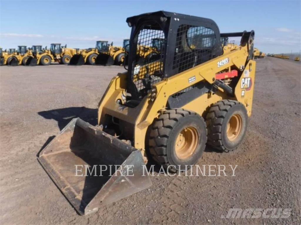 CAT 242D3 HF Mini Pale Gommate