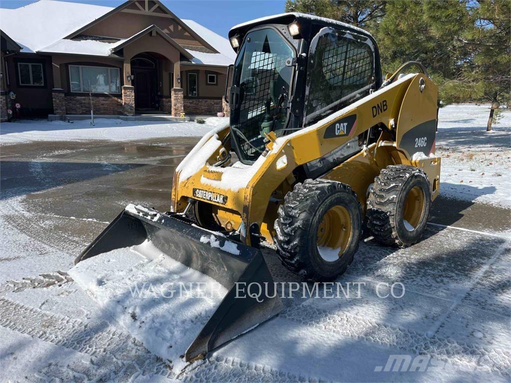 CAT 246C Mini Pale Gommate