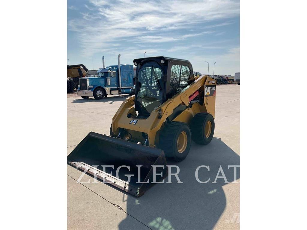 CAT 246D Mini Pale Gommate