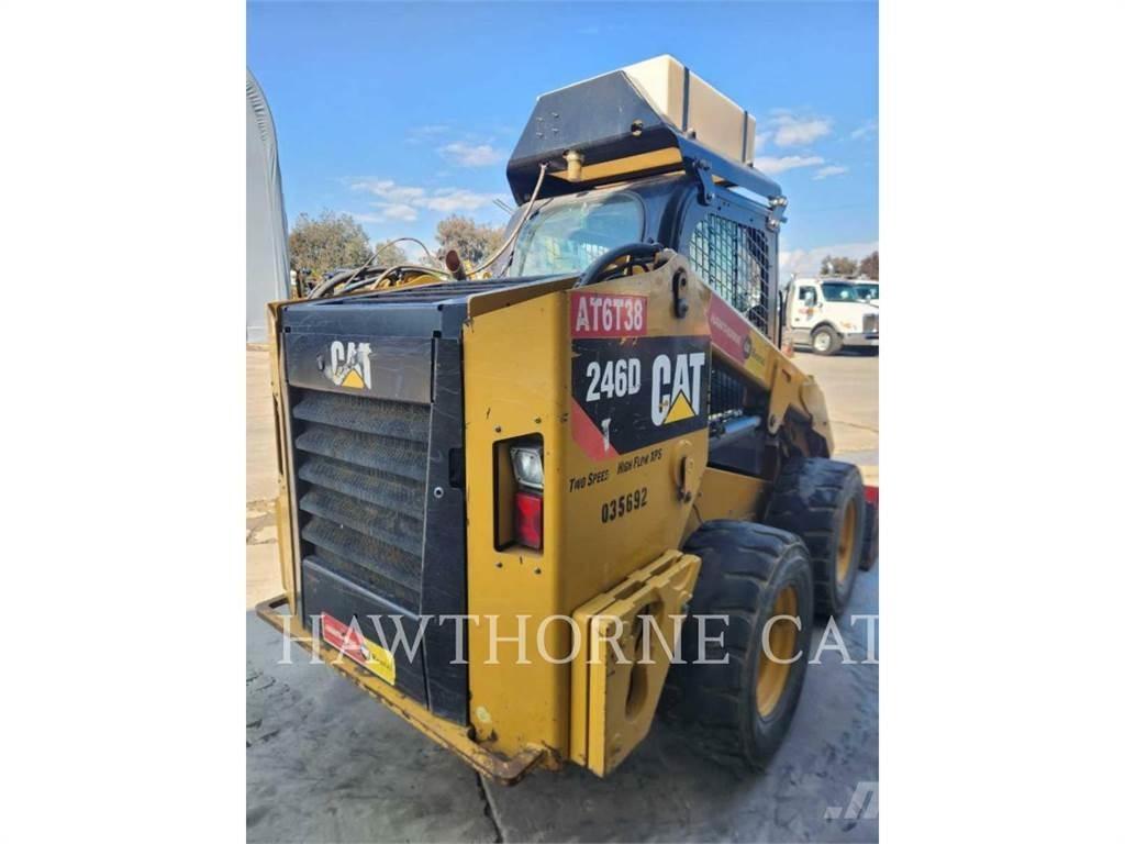 CAT 246D Mini Pale Gommate