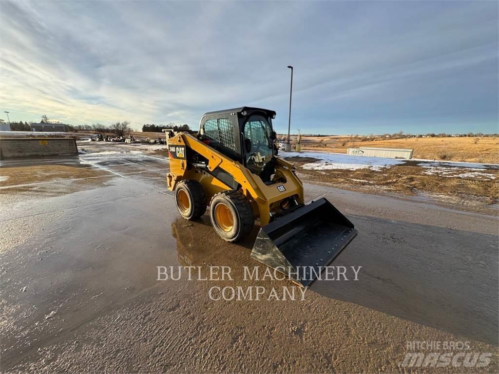 CAT 246D C3H2 Mini Pale Gommate