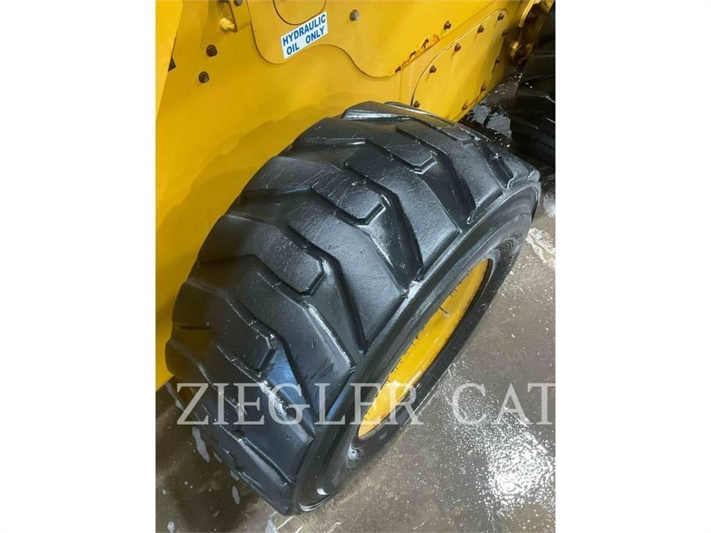 CAT 246D3 Mini Pale Gommate
