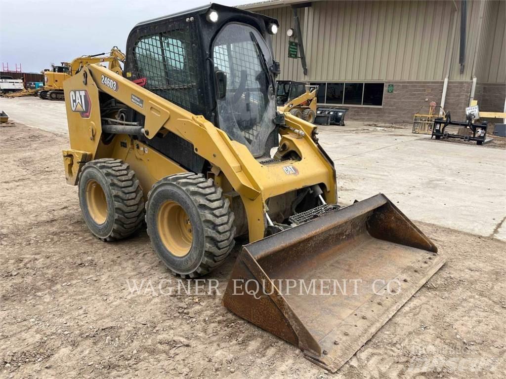 CAT 246D3 Mini Pale Gommate