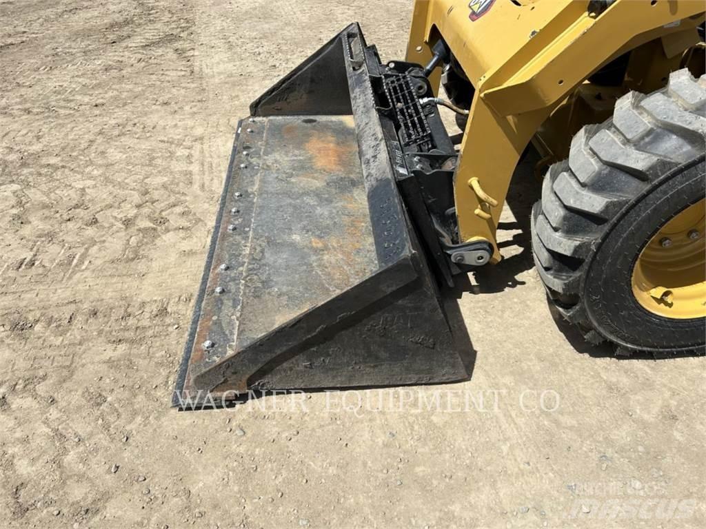 CAT 246D3 Mini Pale Gommate