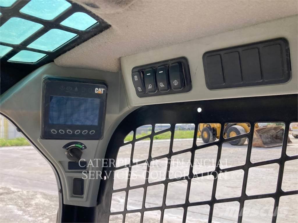 CAT 246D3 Mini Pale Gommate