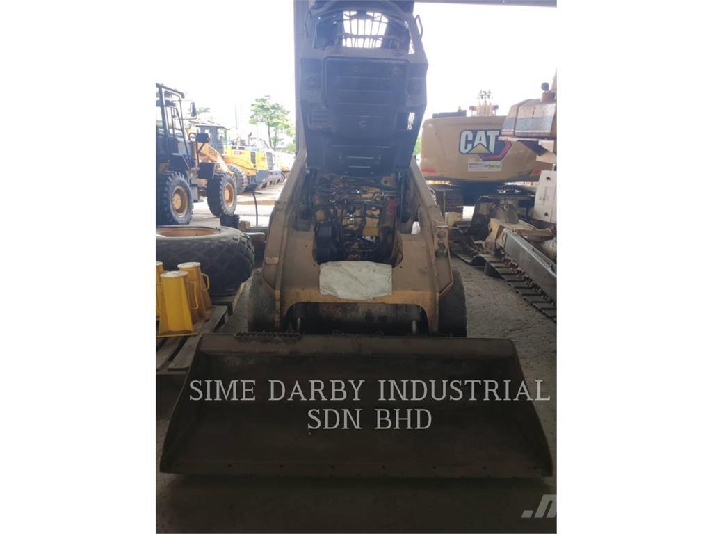 CAT 246DLRC Mini Pale Gommate