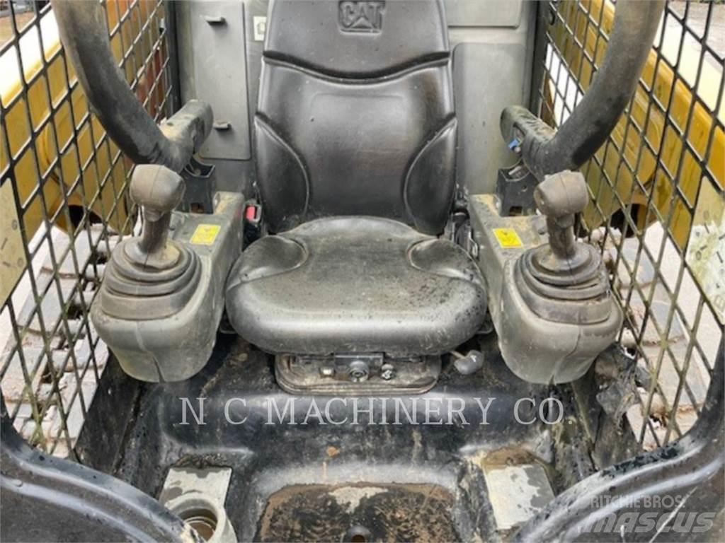 CAT 249D Mini Pale Gommate