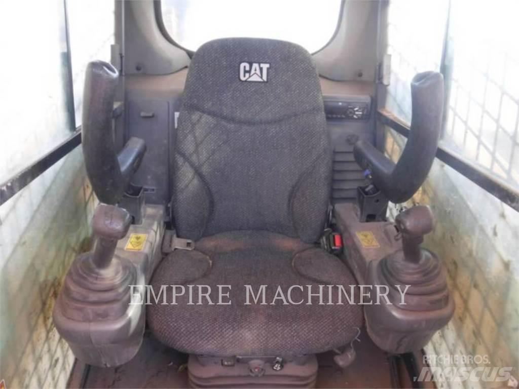 CAT 249D Mini Pale Gommate