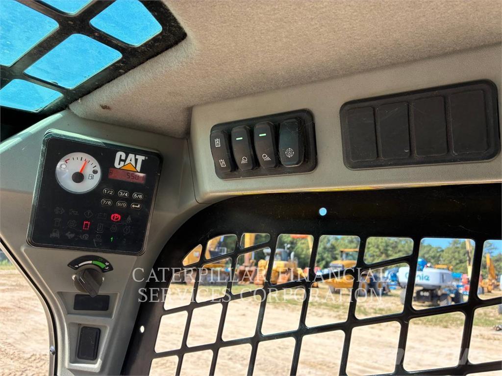 CAT 249D3 Pale cingolate