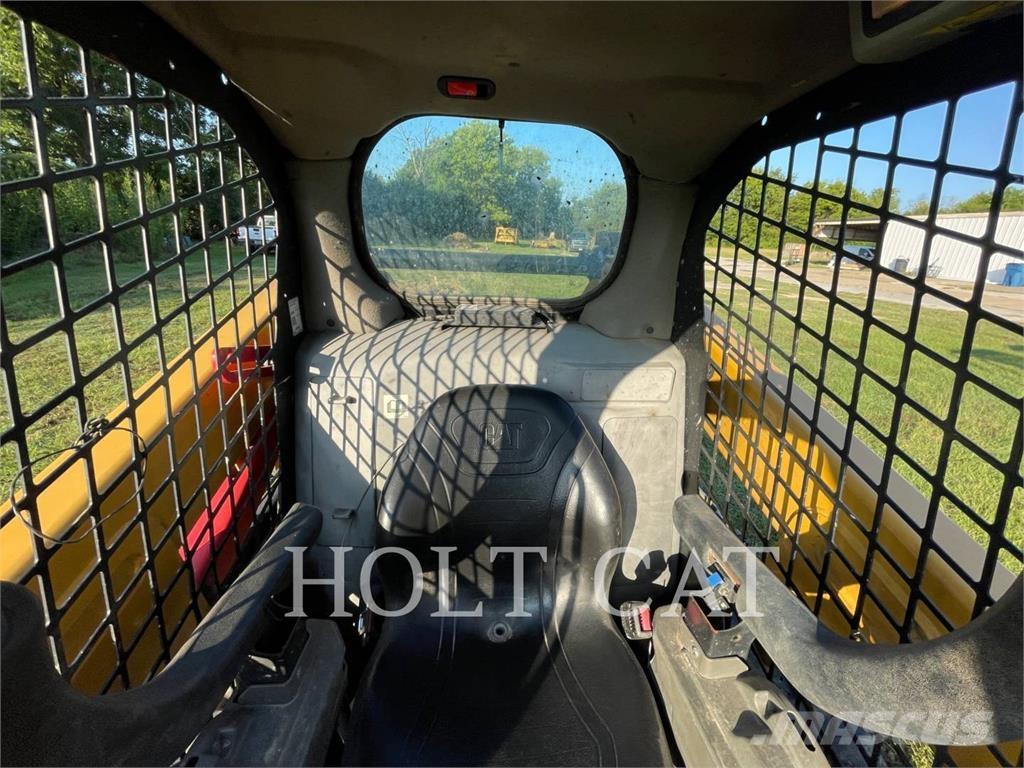 CAT 249D3 Pale cingolate