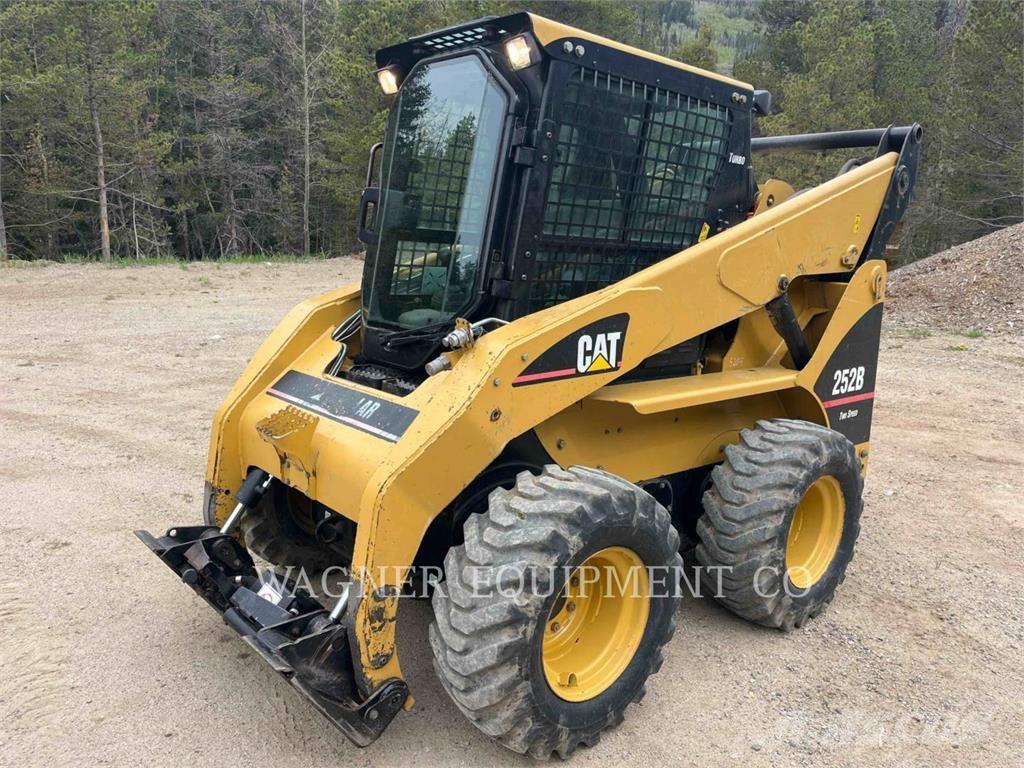 CAT 252B Mini Pale Gommate